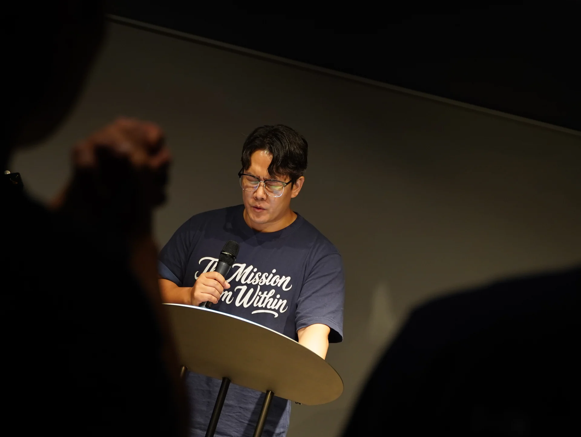 기도하는 IDM 사역자